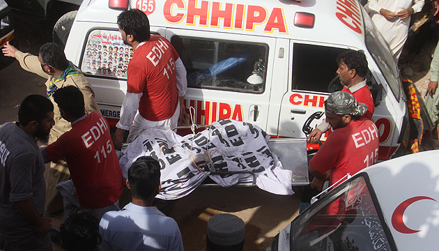 На процесії мусульман у Пакистані стався вибух, є загиблі та понад 50 поранених