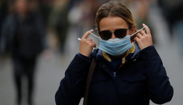 У Німеччині допускають продовження карантину до березня