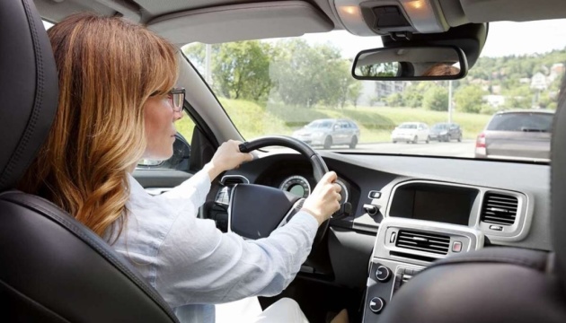 Уряд ухвалив дві постанови, що спрощують отримання водійських прав