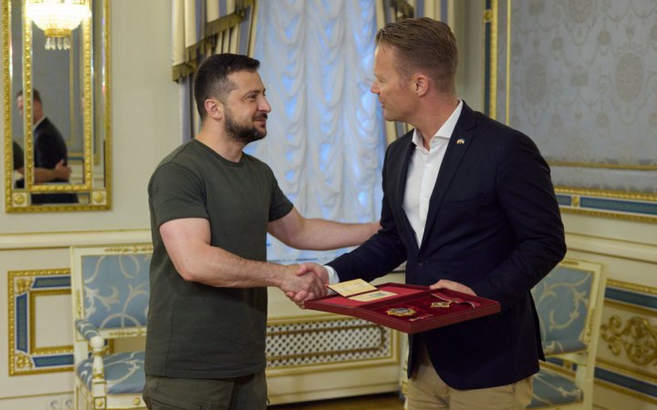 Данія надасть захисникам України зимову форму та одяг