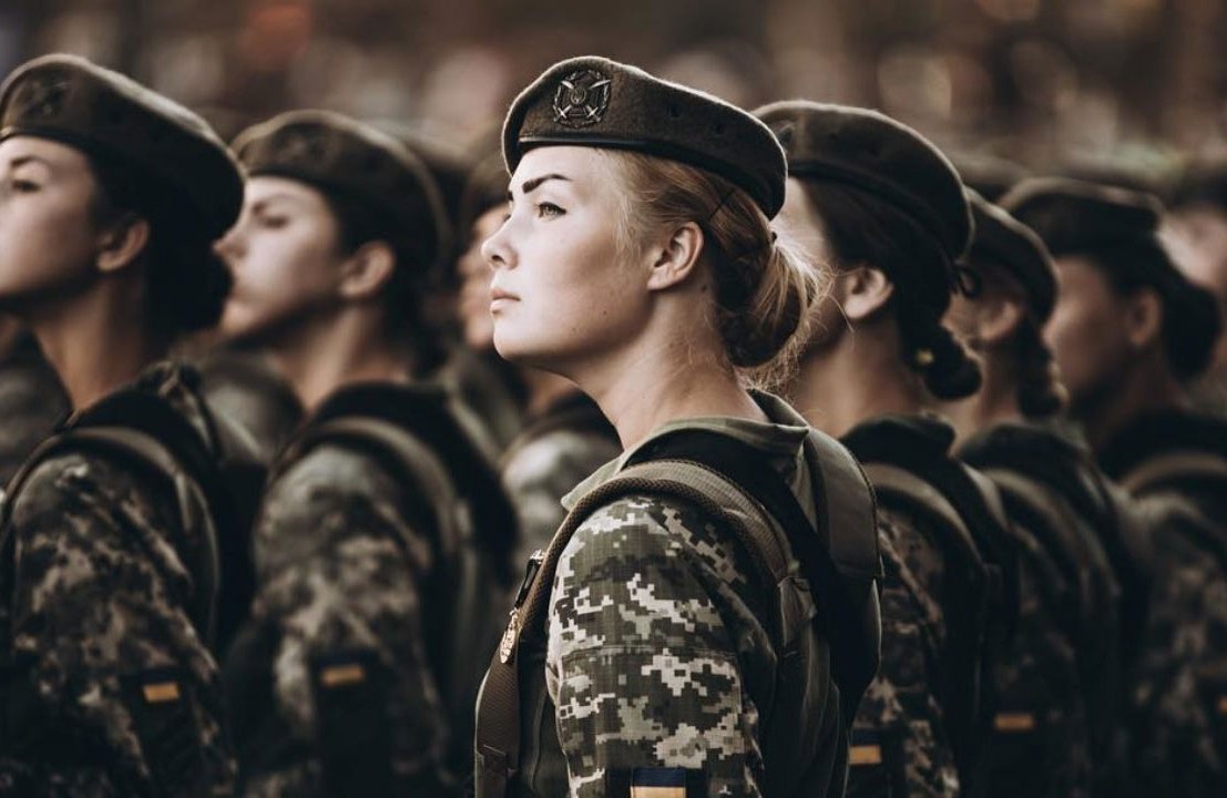 Для українських захисниць запустили лінію з психологічної підтримки