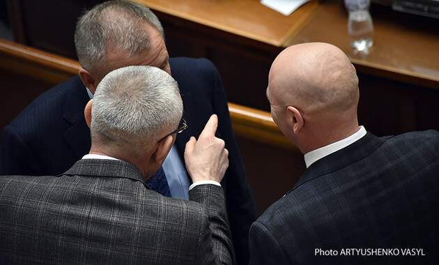 Петиція про відновлення декларування посадовців та депутатів набрала 25 тисяч підписів