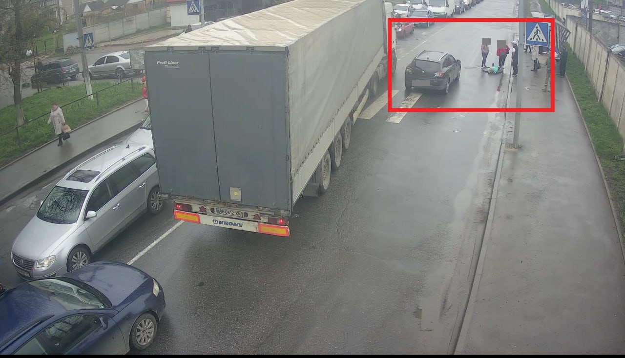 Переходила дорогу по зебрі: У Вінниці чоловік збив бабусю