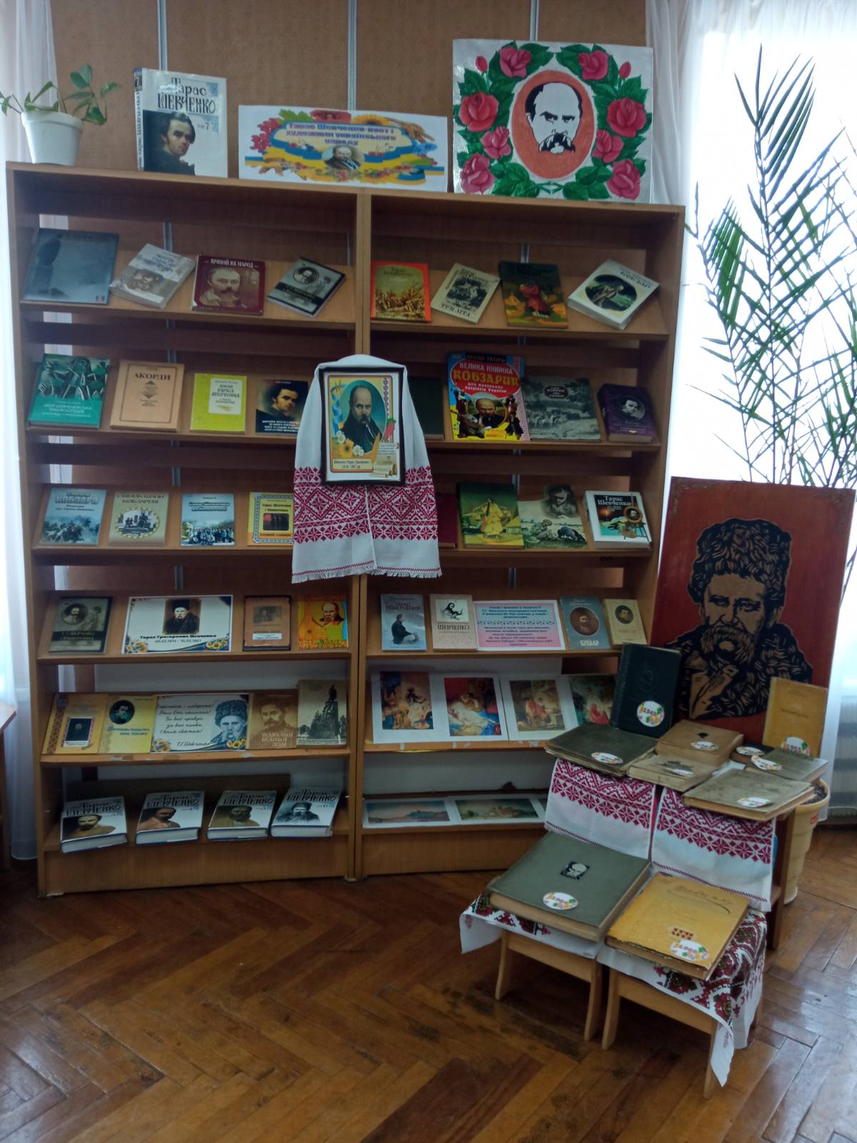 У Хмільнику до річниці народження Шевченка презентували унікальні старовинні видання