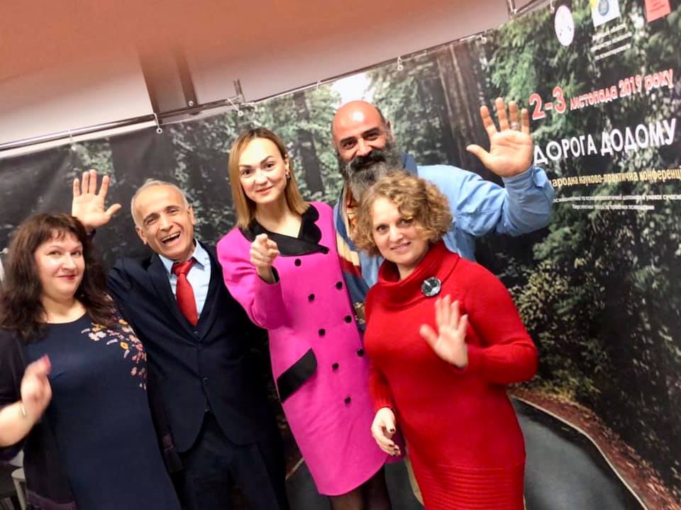 «Дорогa додому»: вперше у Вінниці відбулaсь унікaльнa конференція з психодрaми