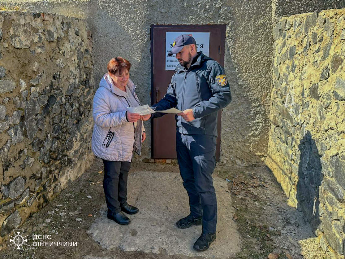 На Вінниччині рятувальники перевіряють стан укриттів у громадах