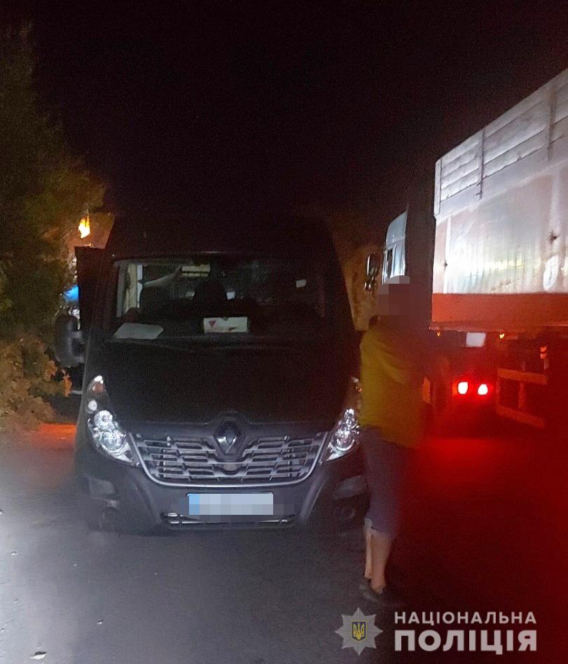 Нa Вінниччині контрaбaндист нaмaгaвся дaти хaбaр прaвоохоронцям (ВІДЕО)