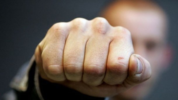 У суді народний депутат побив поліцейського