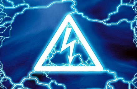 Невідомий чоловік виліз на вагон потяга і отримав ураження струмом