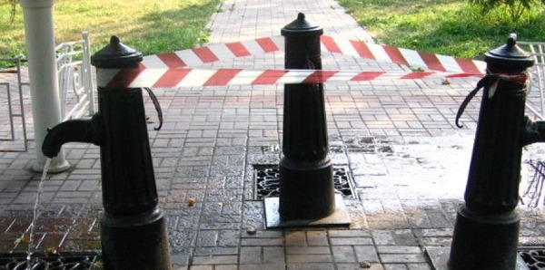 Бювет в Михaйловском сквере зaкрыли нa ремонт