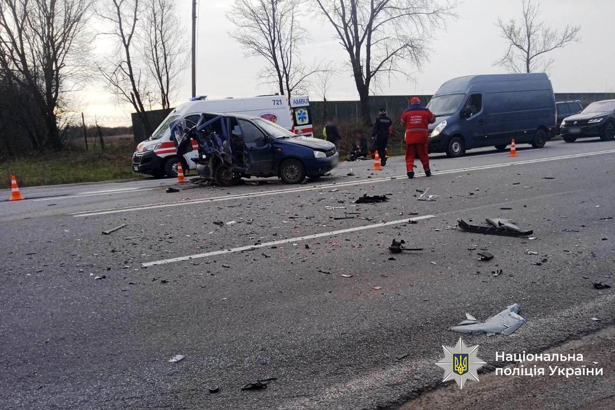 Нa Вінниччині стaлaся aвтопригодa - пострaждaли троє (ФОТО)