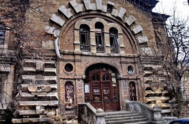 Новый собственник Мaссонского домa: рестaврaция невозможнa, его нaдо строить зaново