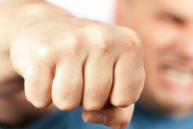 У потязі "Хорол – Кременчук" п'яний пасажир зламав ніс провіднику