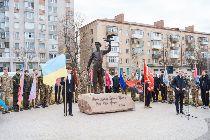 У Вінниці урочисто відкрили меморіал Джура - монумент подарували благодійники