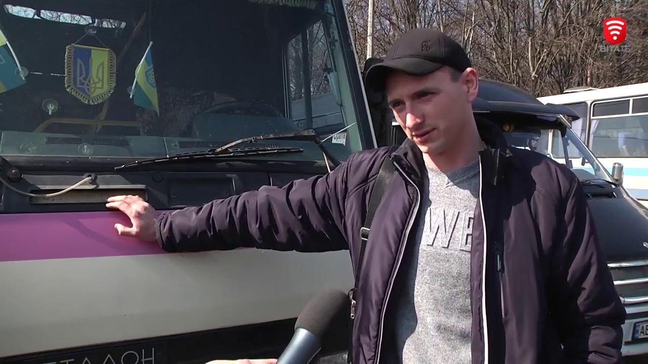 Зима перетворила дороги Вінниччини у решето