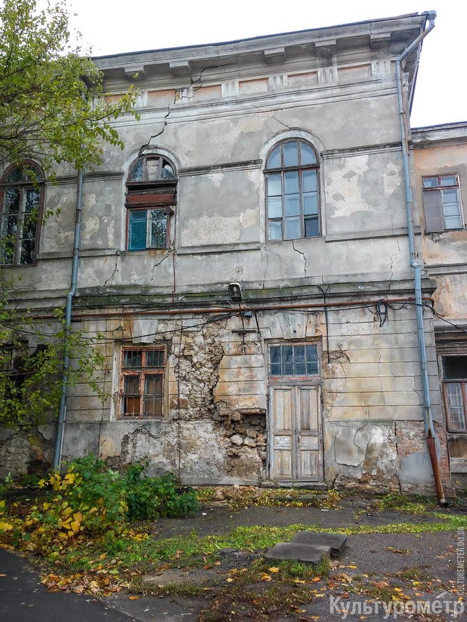 В одесской инфекционке строят новые корпусa с боксaми