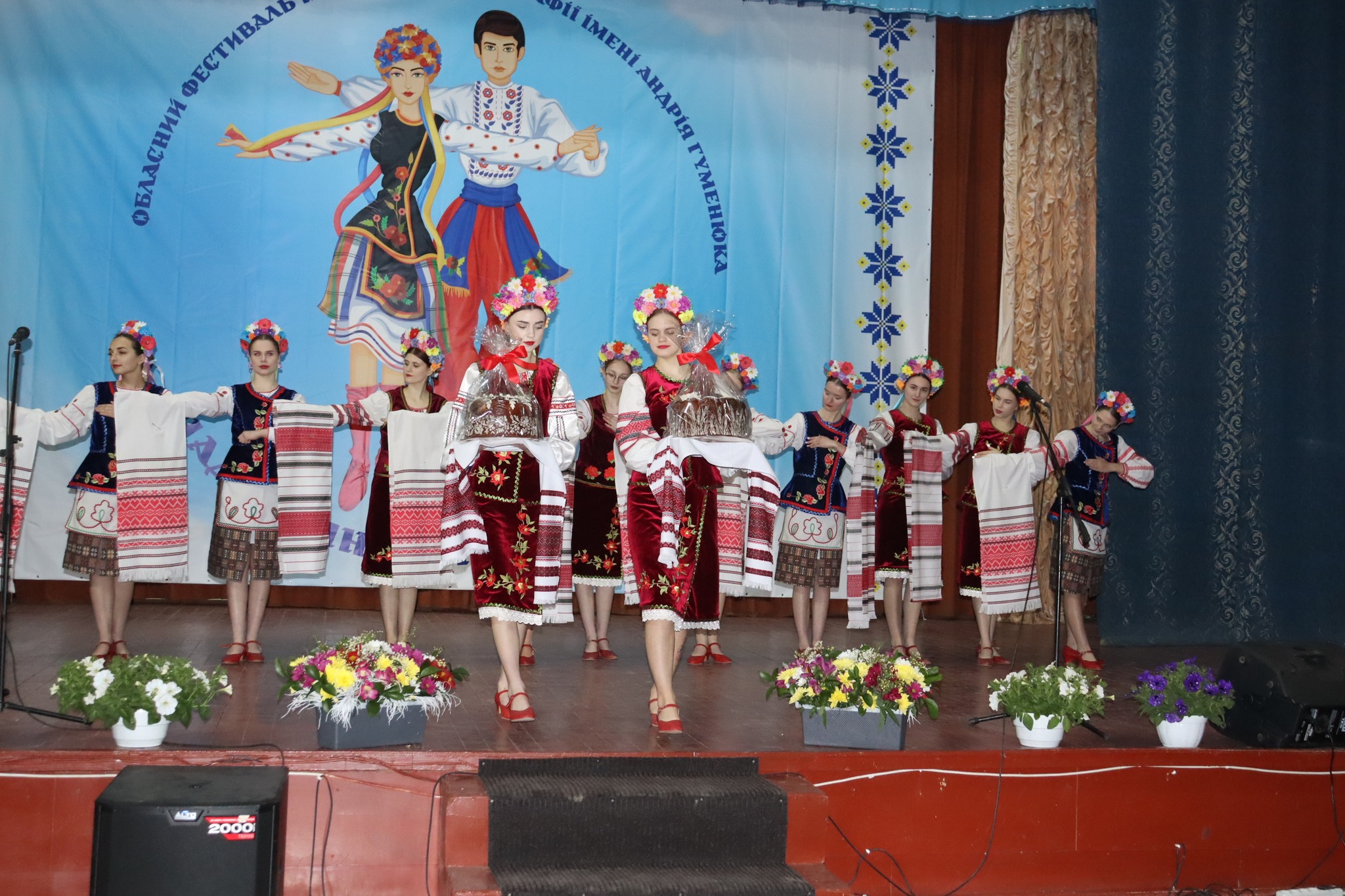 У Погребищі відбувся фестиваль «Надроссянські візерунки», що об’єднав кращі танцювальні колективи Вінниччини