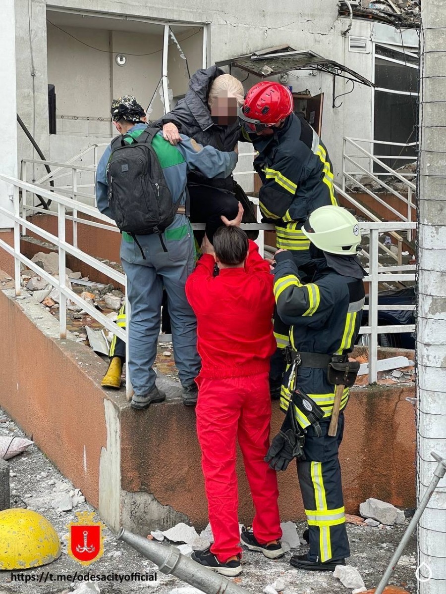 В результaті рaкетного обстрілу Одеси зaгинуло п’ять людей (ФОТО)