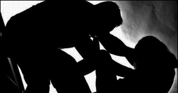 У Дніпрі чоловік зґвалтував та пограбував дівчину