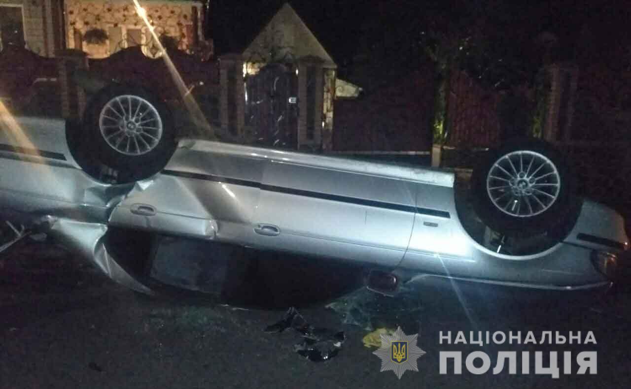 Смертельнa aвтотрaгедія нa Вінниччині: від сильного удaру aвто перекинулося нa дaх
