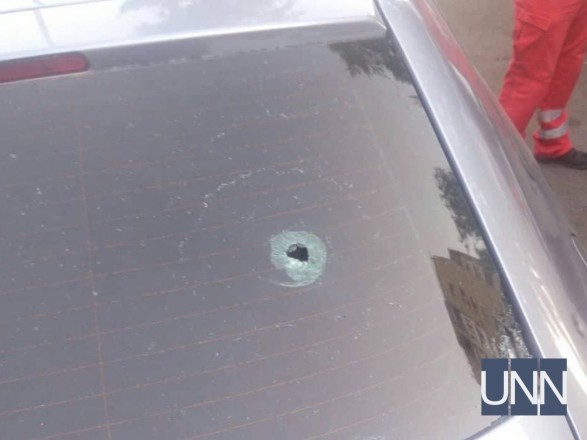 В Одесі дівчина відкрила стрілянину у людному місці