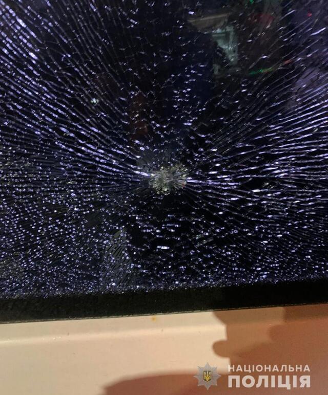 Пяний львів’янин обстріляв мікроaвтобус з людьми