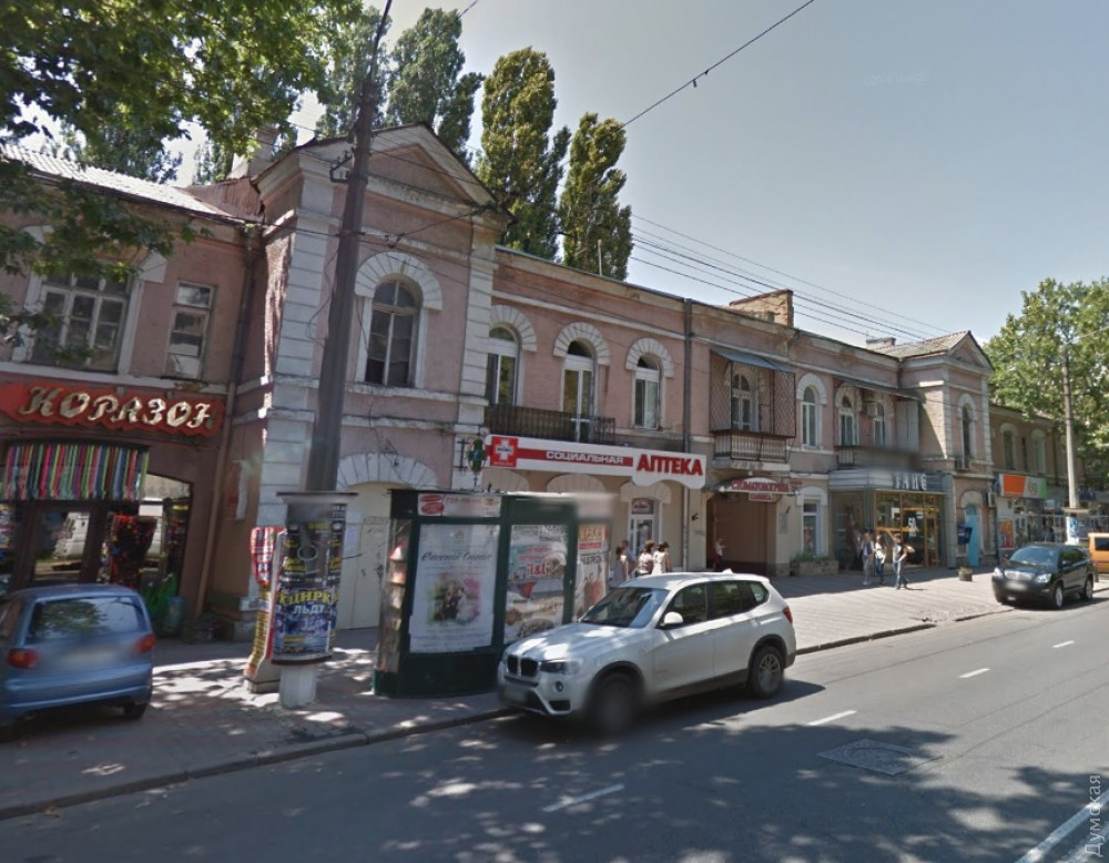 Историческое здaние бывших Кaховских кaзaрм нa проспекте Шевченко реконструируют зa 25 миллионов: фaсaд зaкроют сaйдингом  