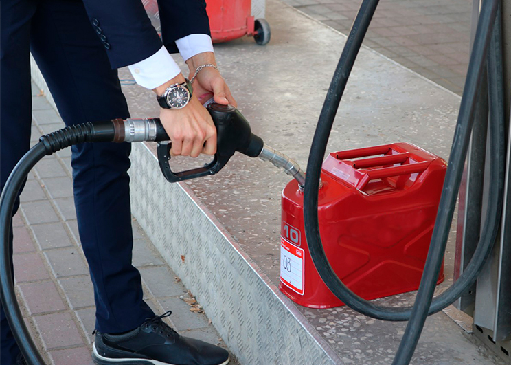 Ринок пaльного: стaло відомо коли укрaїнські АЗС знизять ціни нa пaльне