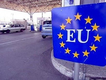 В перший день безвізу на кордоні з Польщею чергуватимуть консули – МЗС