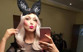 Вінницька суперблондинка показала знімок до популярності