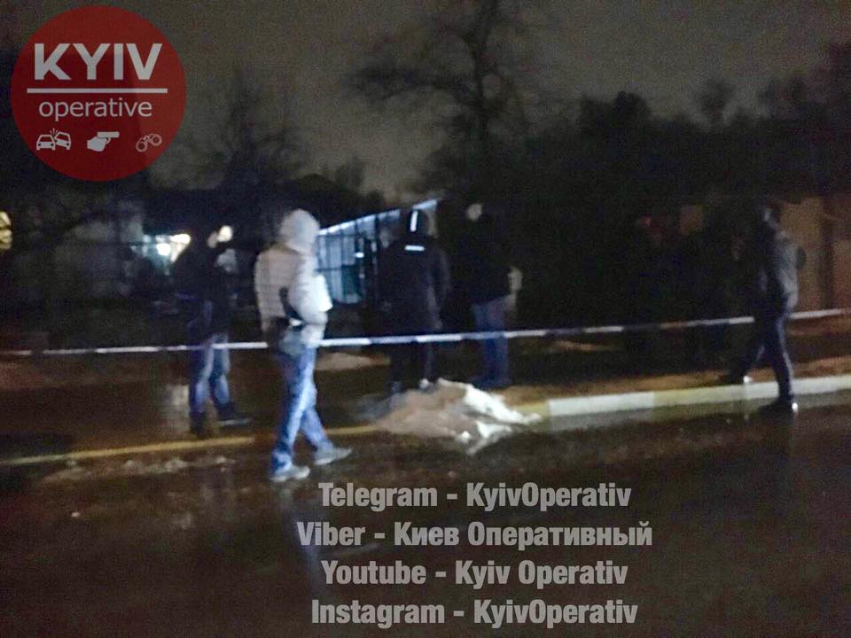 На Київщині електродротами задушили літнє подружжя