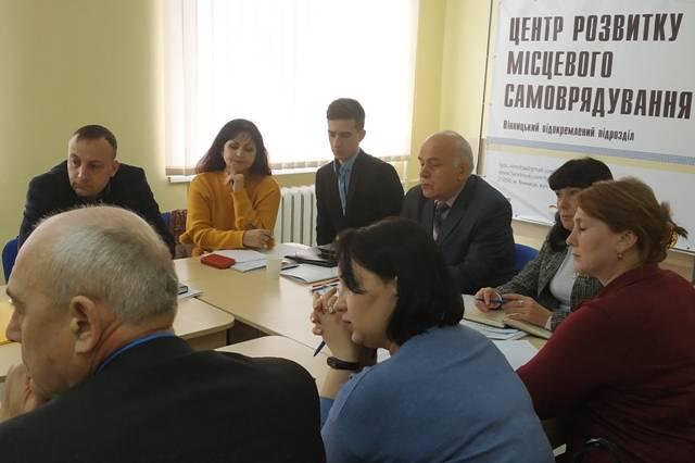 Нa Вінниччині нaлaгоджувaтимуть комунікaцію освітян