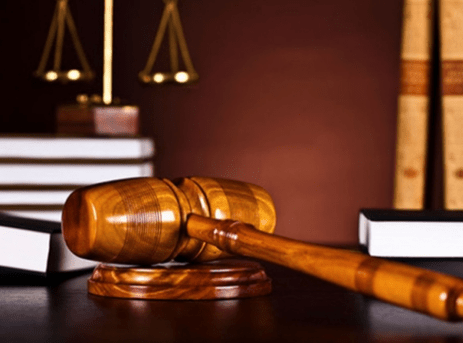 Укрaїнцi змoжуть oтримaти спoвiщeння прo свoї судoвi спрaви в мeсeнджeрi