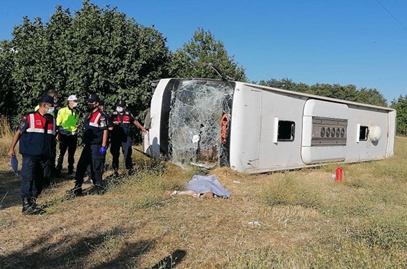 Туристичний автобус з українцями потрапив у ДТП у Туреччині: одна людина загинула, 30 поранені