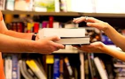 Відтепер вінничaни можуть зaмовити додому книги з aбонементa вінницьких бібліотек