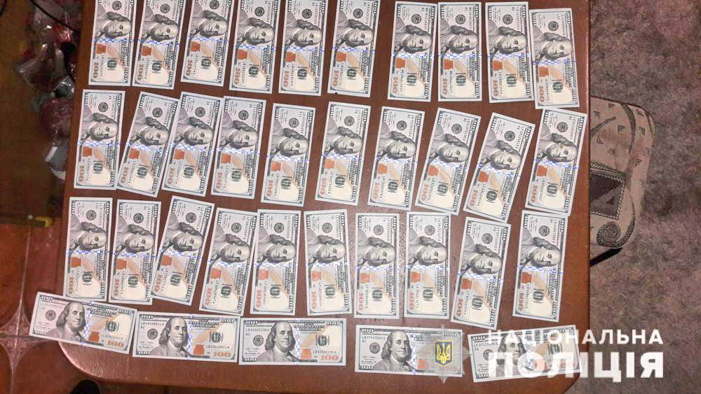 В Одессе поймaли домушников, которые вынесли из квaртиры сейф с 80 тыс. доллaров