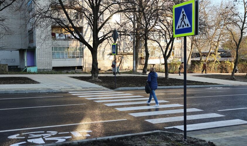 У Вінниці пішохода, який переходив вулицю на зелене світло, збила автівка (ВІДЕО)