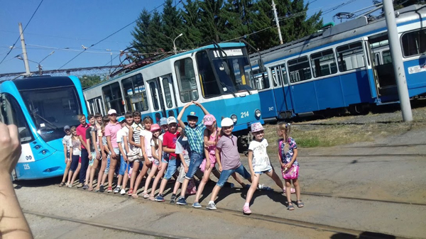 Дітям з Хмільниччини провели екскурсію у Вінниці