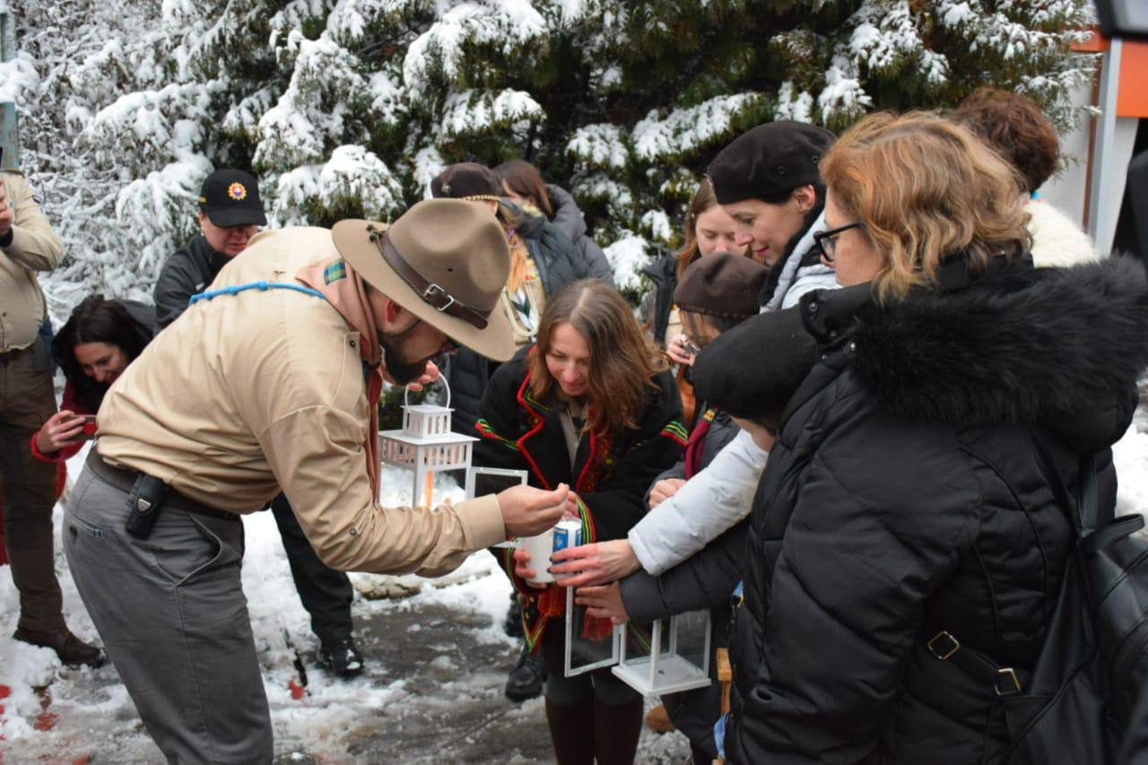 В Україну привезли Вифлеємський вогонь миру