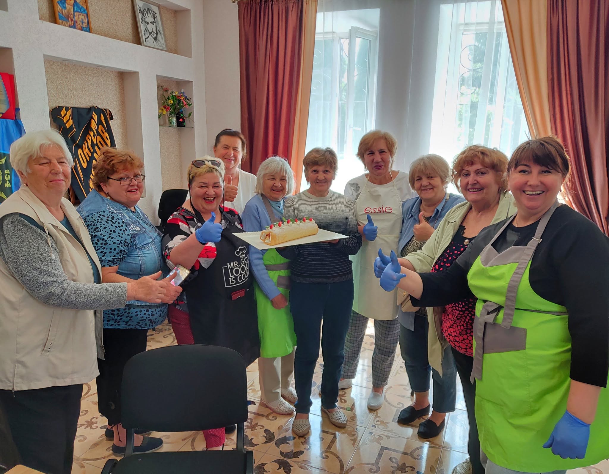 Полуничний рулет і тепле спілкування: у Козятині відбулося чергове заняття кулінарного гуртка для людей поважного віку