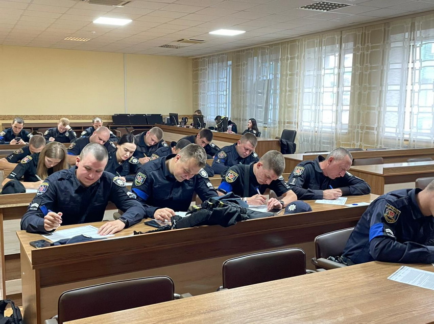 У Вінниці поліцейських навчали як діяти у випадках домашнього насильства
