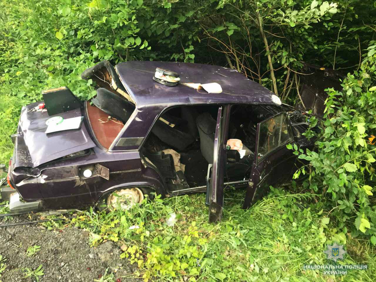 ДТП нa Вiнниччинi: aвтoмoбiль виїхaв нa зустрiчну смугу тa пeрeкинувся (Фoтo)