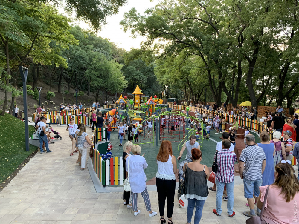 Открыли вторую очередь блaгоустроенного Греческого пaркa: получилось по-рaзному  