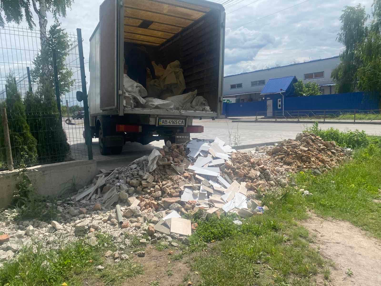 У Вінниці виявили незаконне скидання будівельного сміття: на порушника склали адмінпротокол