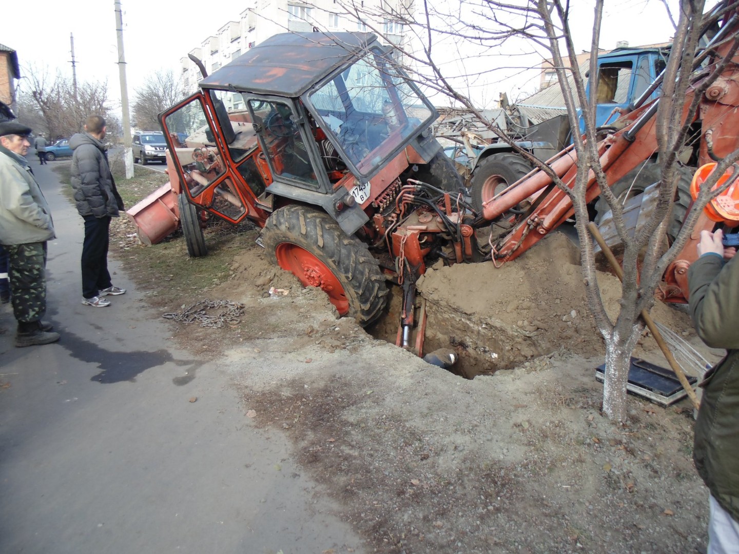 На Полтавщині екскаватор роздавив робітника обленерго