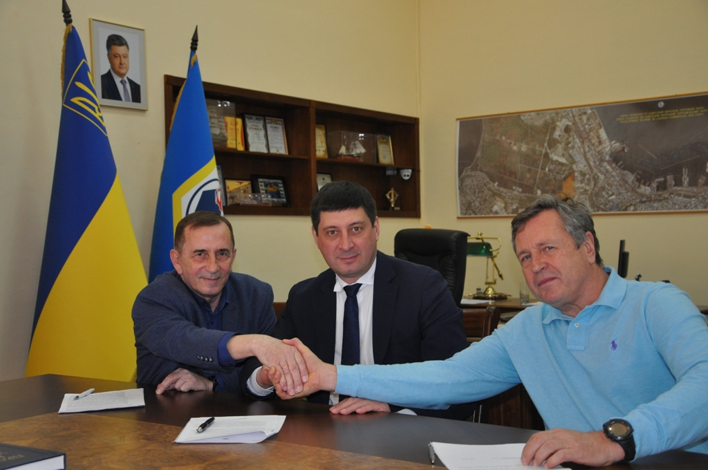 «Меморандум про збереження трудового потенціалу» – в Одеському порту впроваджують нову форму соціального партнерства