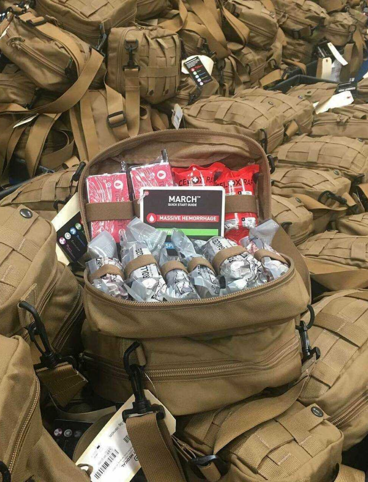 "Українська команда" Вінниччини передала чергову партію військових аптечок на передову