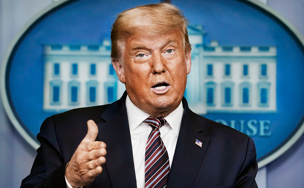 Трамп, тим часом, оголосив себе переможцем "з великим відривом"