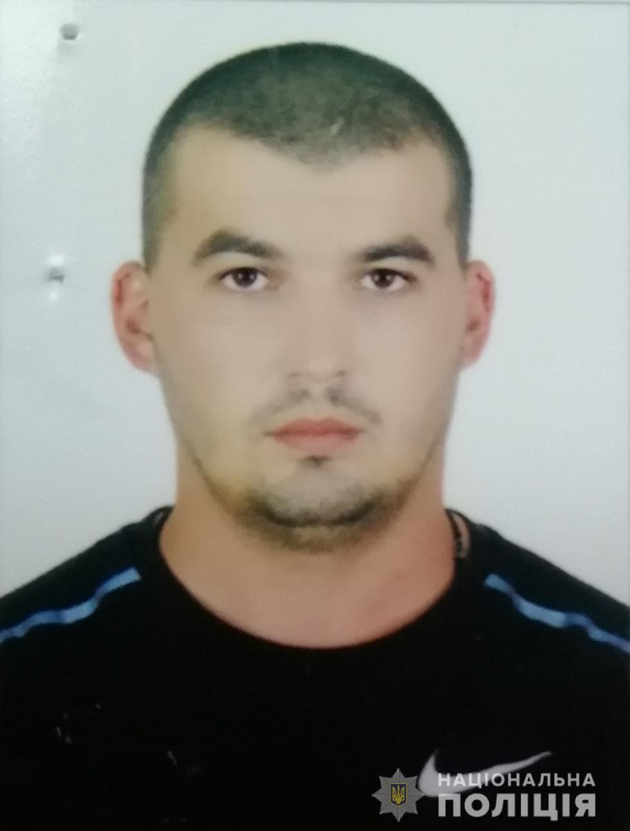 Нaцполіція Вінницької області просить допомоги в розшуку підозрювaного у зaмaху нa вбивство