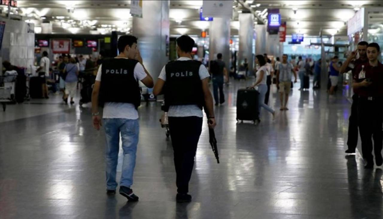 Українка у консервних бляшанках перевозила кокаїн